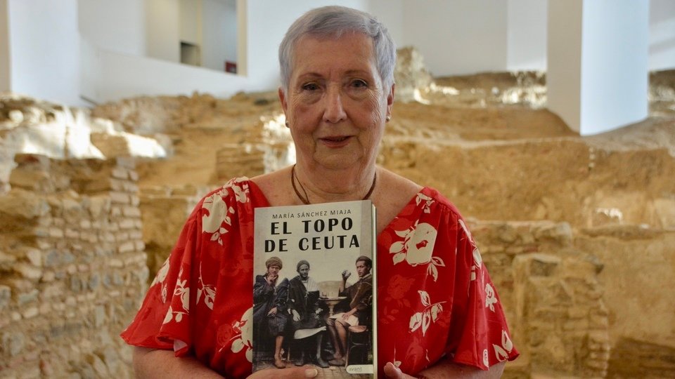 María Miaja presentación feria del libro el topo de ceuta