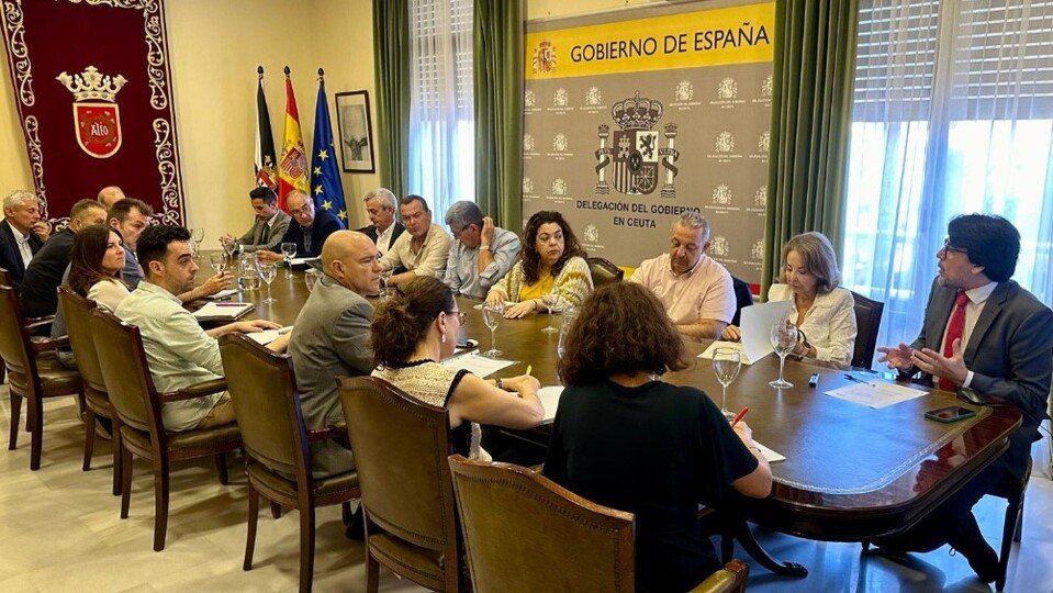 Delegación Gobierno Cristina Pérez reunión