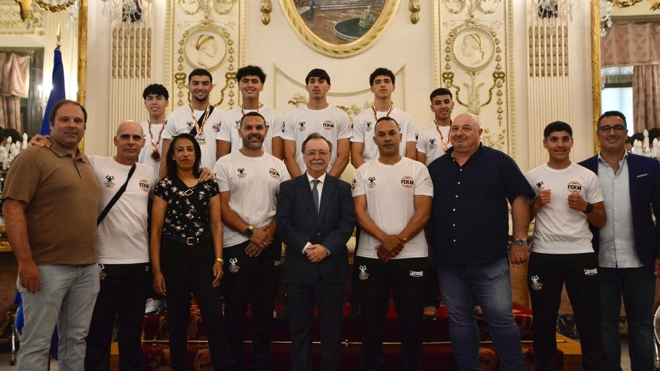 Juan Vivas recepción ayuntamiento medallas campeonato muay thay kickboxing 2024