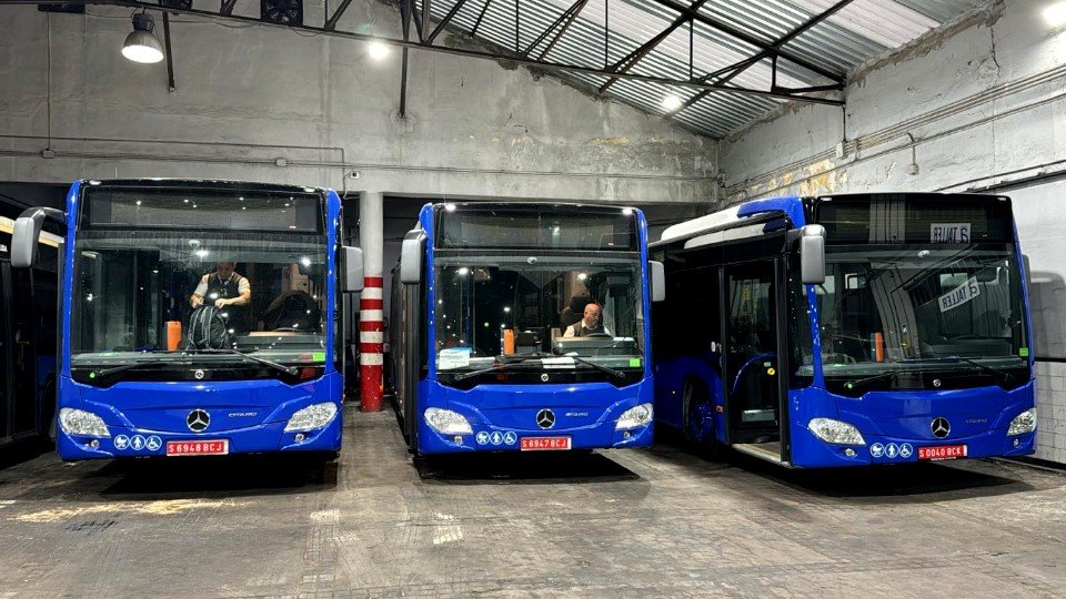 Los nuevos autobuses ya están en Ceuta pero aún no pueden funcionar